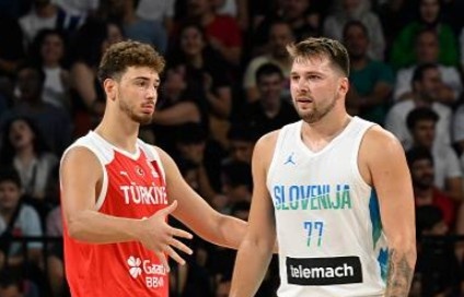 九游体育-卢卡申京的慢步，哈登保罗的挡拆，克雷欧文的速射