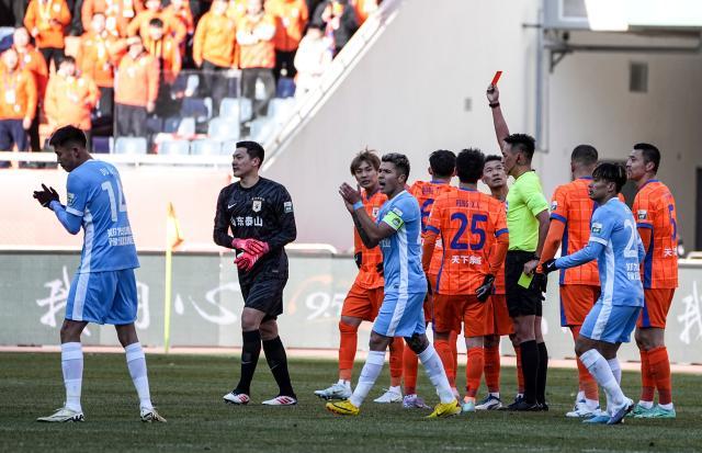 1740366542047002408.jpg 九游体育APP-2025中超首轮诸强透视:短板未补 国脚团显疲态