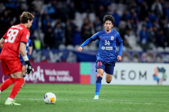 1741222799388043344.jpg 九游体育-刘诚宇抱憾头球未进:对位PK高井幸大应更聪明些