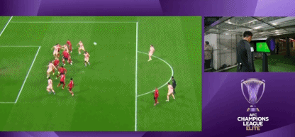 九游体育-蓉城逃过一劫！武里南进球被吹，VAR介入3分钟，越位毫厘之间