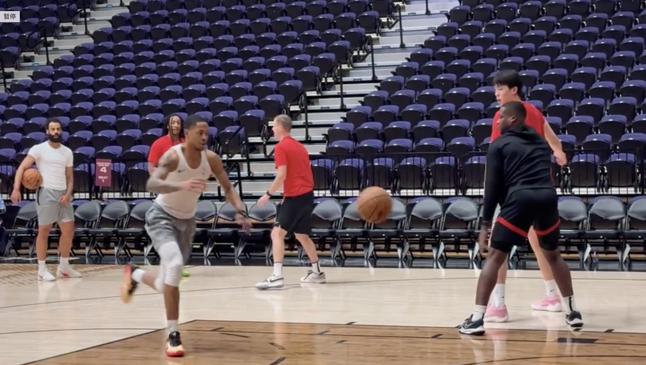 九游体育下载-记者：混音热身时专门跑了一套围绕杨瀚森低位策应的传切配合